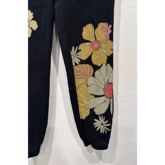 Out From Under Kya Printed Fleece Jogger Pant Size Small Urban Floral Print READ - Picture 3 of 7